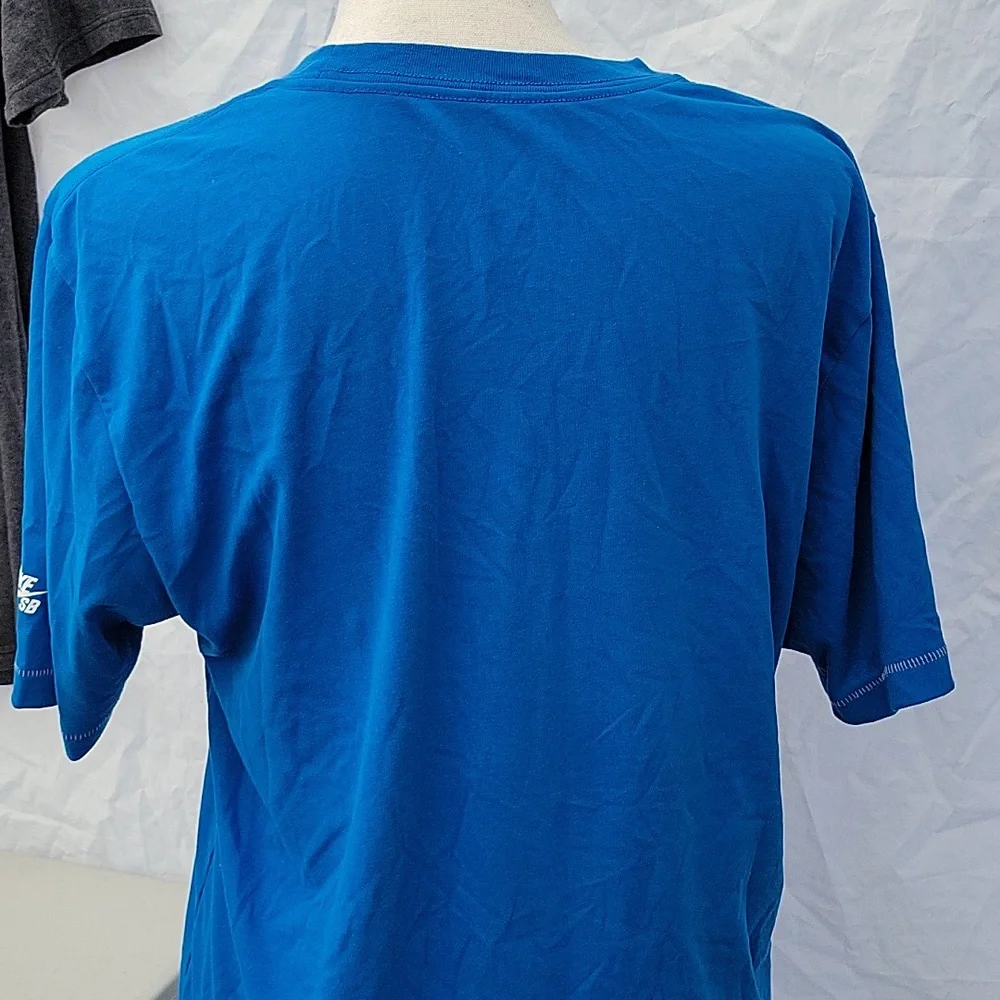 Nike SB Blue Camo pocket T-Shirt Men's medium